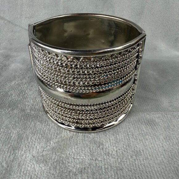 Wide Silver-Tone Hinged Cuff Bracelet Textured Chain Detail Women Boho Gypsy - Picture 2 of 16